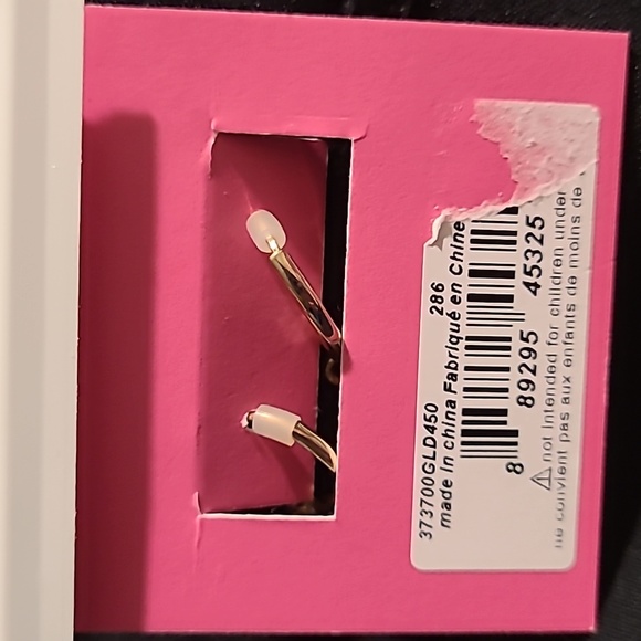 Betsey Johnson Blue Heart Earrings NWT New - Picture 4 of 4